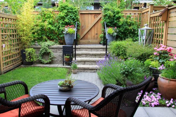 Small Yard Landscaping in Sugar Land